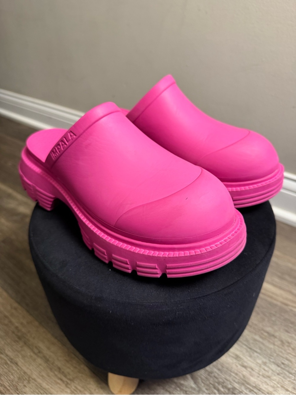 Impala Bubble Soft Mules- Hot Pink - Picture 3 of 7